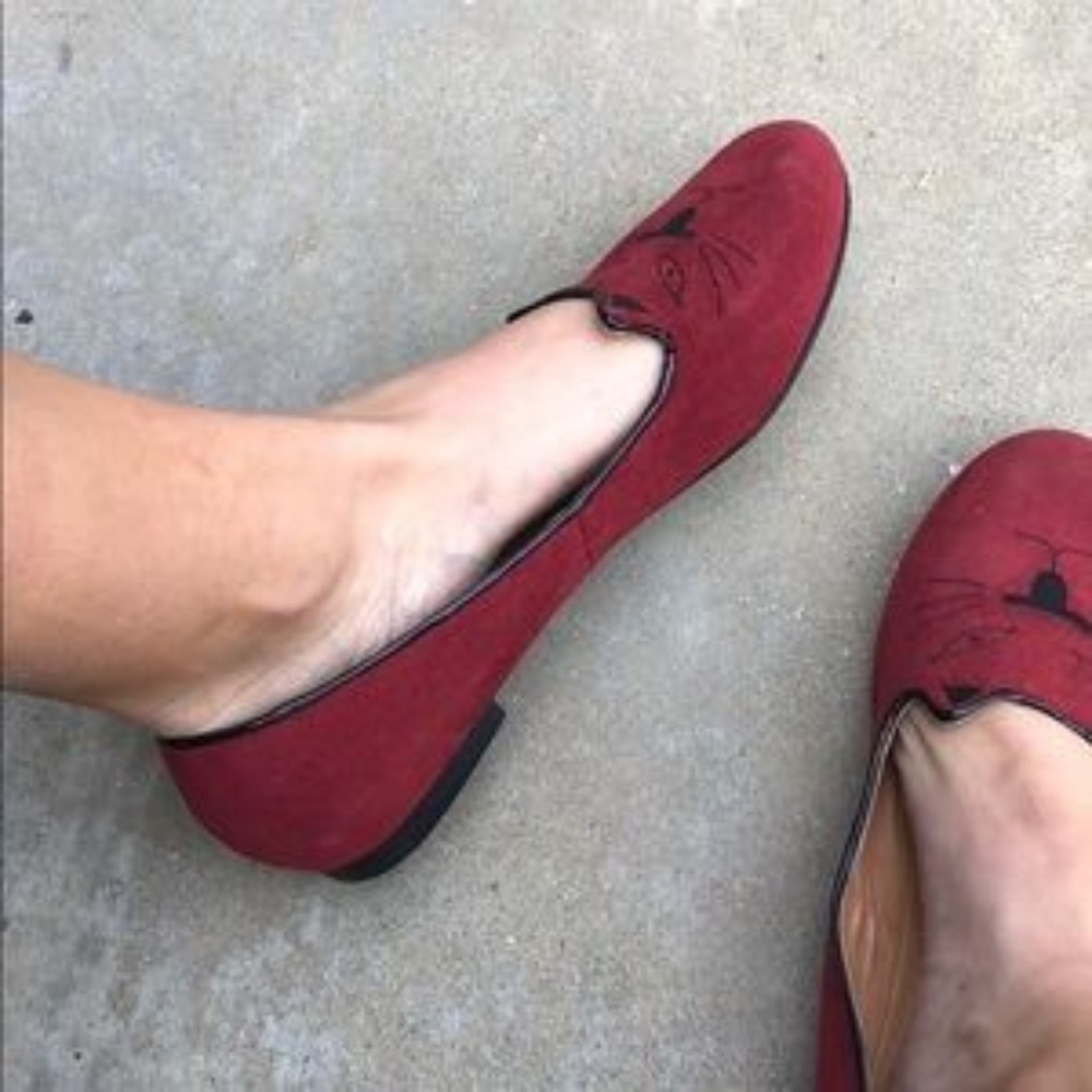 C Label Red Cat Flats Size 9